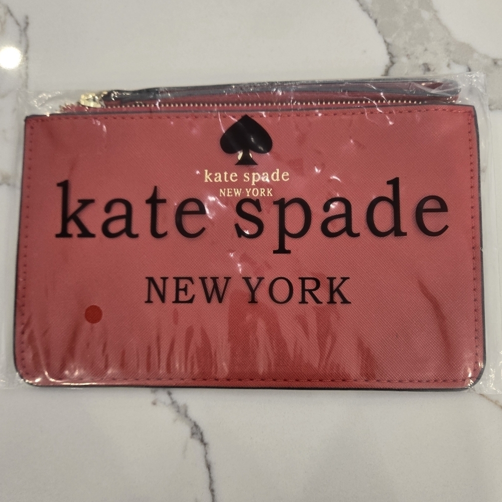 ♠️ NWT Kate Spade wristlet red